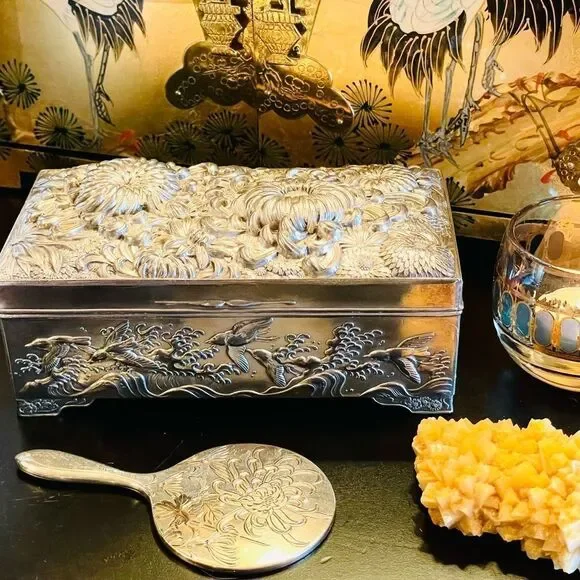 ♥️ Japanese Meiji Silver Chrysanthemum Box High Relief Repoussé Antique